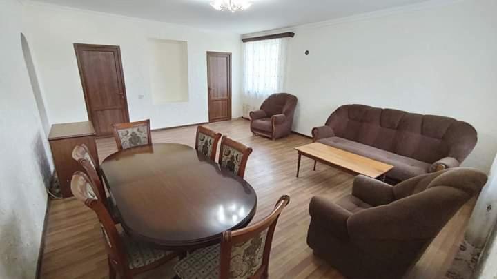 Elegaya Guest House Idzsevan Kültér fotó