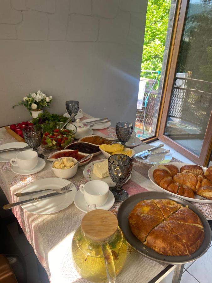 Elegaya Guest House Idzsevan Kültér fotó
